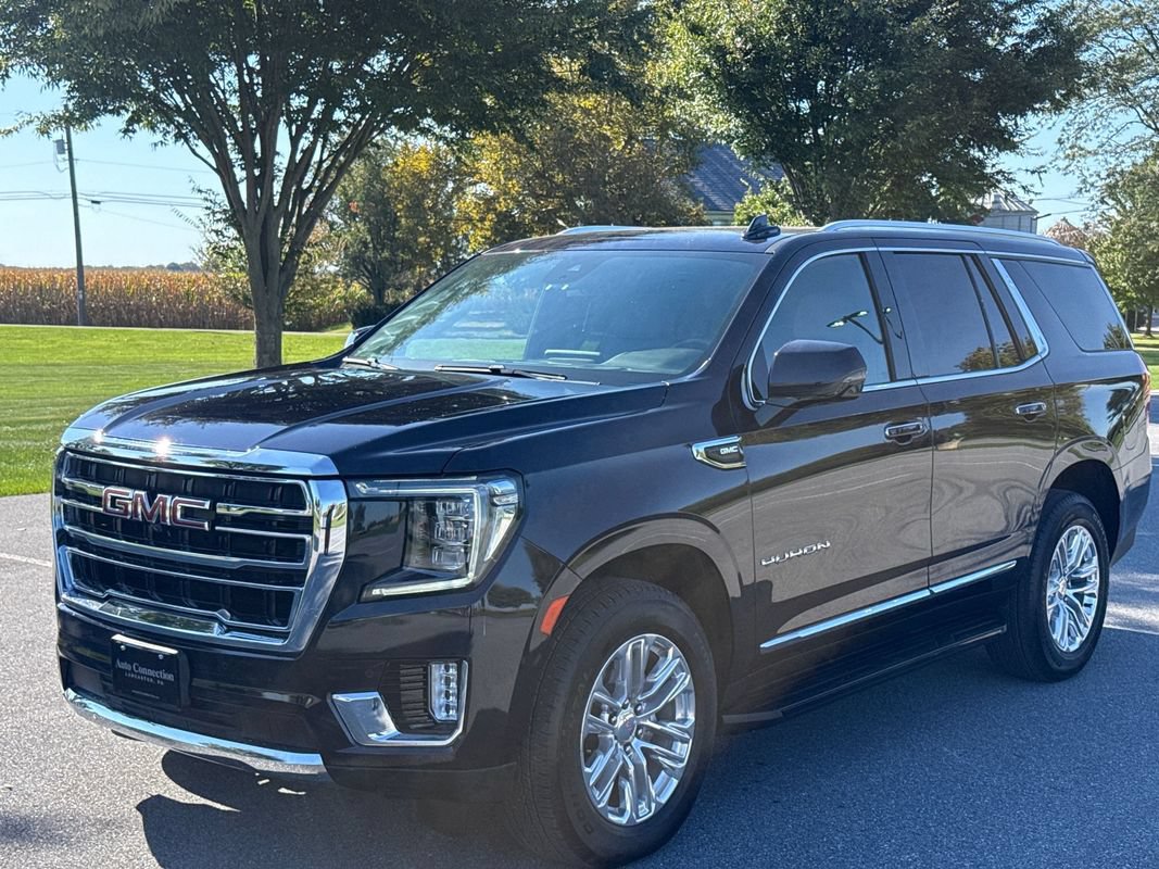 Used 2023 GMC Yukon SLT w/ SLT Premium Package AWD/4WD image 3