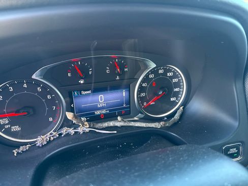 Used 2020 GMC Acadia SLE w/ Driver Convenience Package image 10