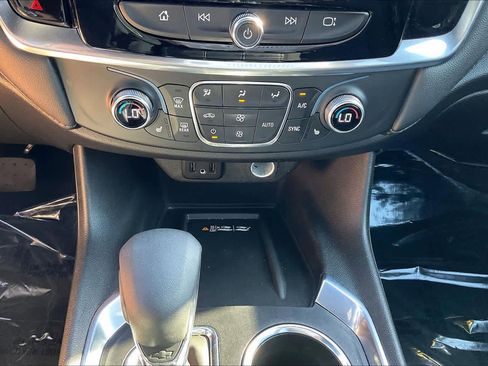 Certified 2022 Chevrolet Traverse LT image 31