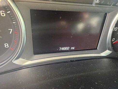 Used 2019 Chevrolet Traverse LT FWD image 4