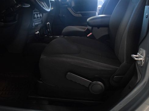 Used 2015 Jeep Wrangler Sport AWD/4WD image 32