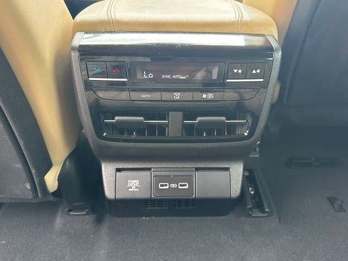 Used 2023 Acura MDX SH-AWD w/ Technology Package image 25