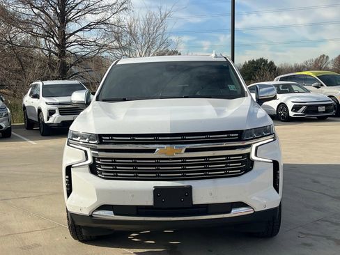 Used 2022 Chevrolet Suburban Premier w/ Premium Package image 2
