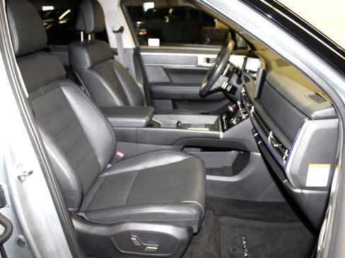 Used 2024 Hyundai Santa Fe Limited image 38