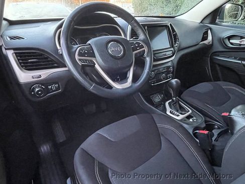 Used 2015 Jeep Cherokee Latitude image 11