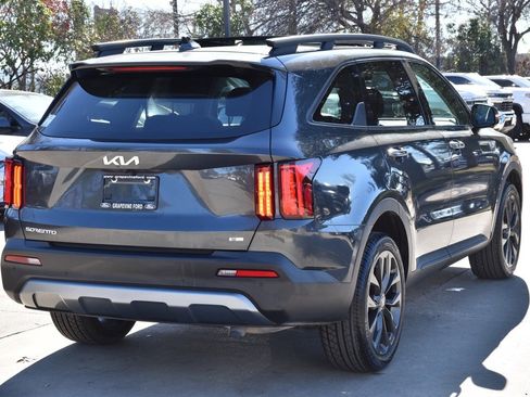 Used 2023 Kia Sorento SX Prestige image 8