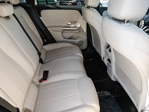 Certified 2022 Mercedes-Benz GLA 250 image 17