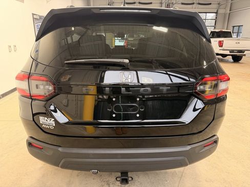 Used 2024 Honda Pilot LX image 6