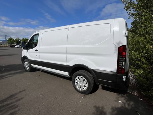 Used 2023 Ford E-Transit Low Roof RWD image 3