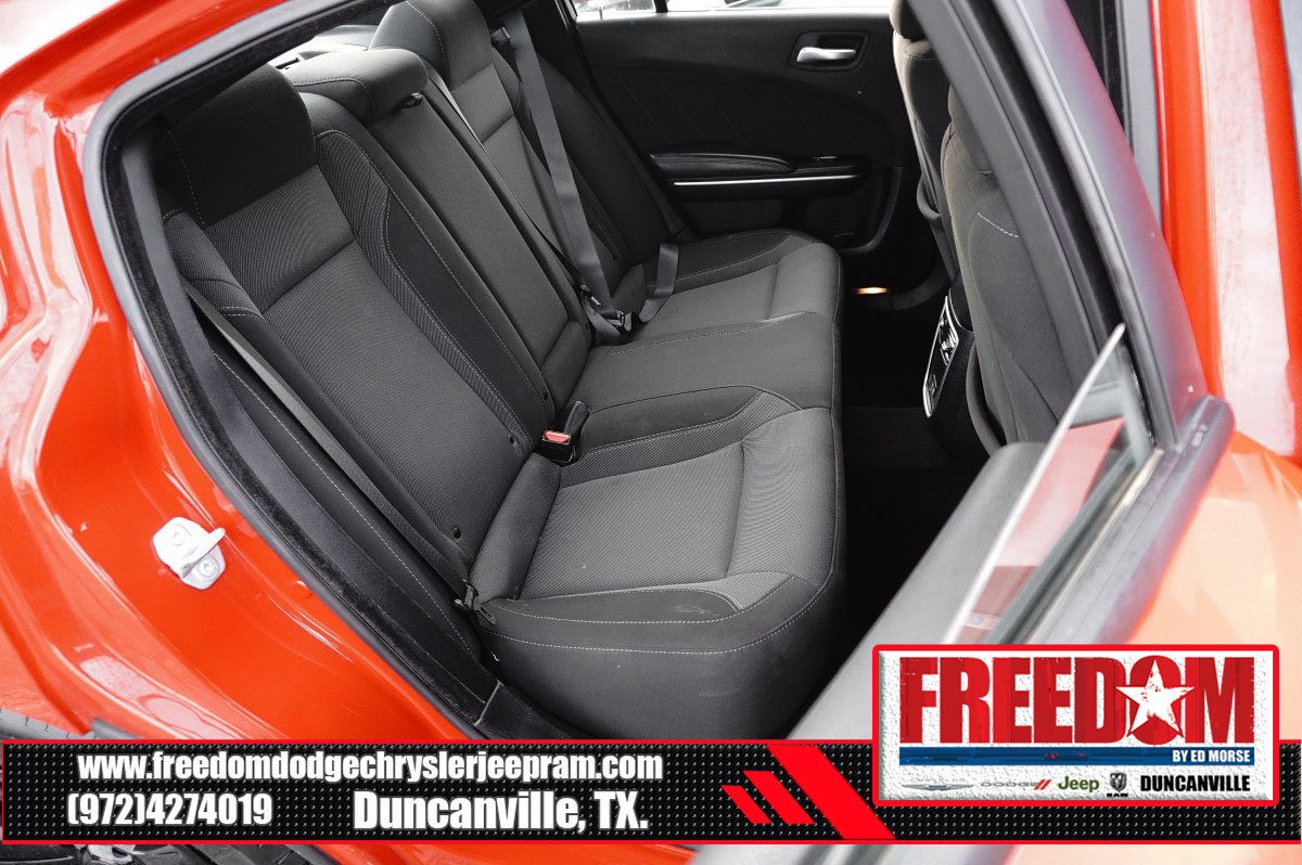 Used 2022 Dodge Charger SXT RWD image 16