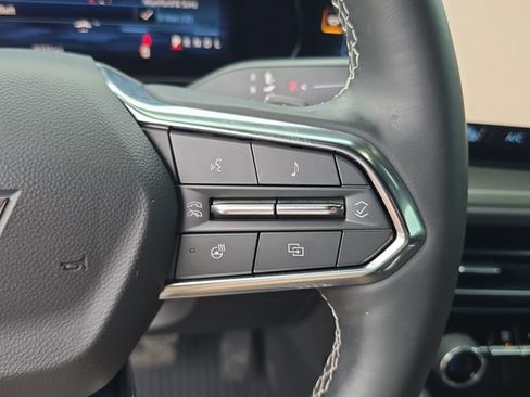 Used 2025 Chevrolet Traverse LT w/ LPO, Floor Liner Package FWD image 24