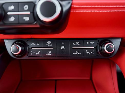 Used 2020 Ferrari GTC4Lusso V12 image 70