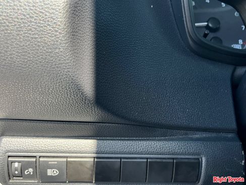 Used 2024 Toyota Corolla LE FWD image 31