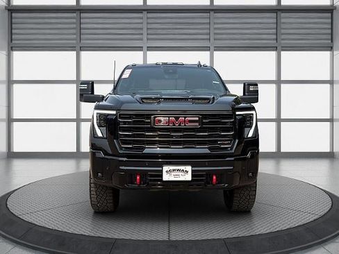 Used 2025 GMC Sierra 2500 AT4X AWD/4WD image 9