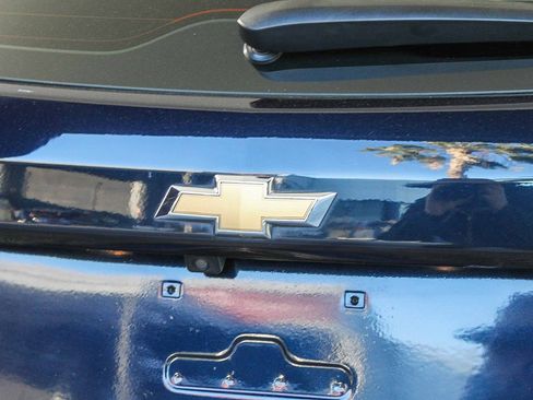 Used 2021 Chevrolet Equinox LS image 10