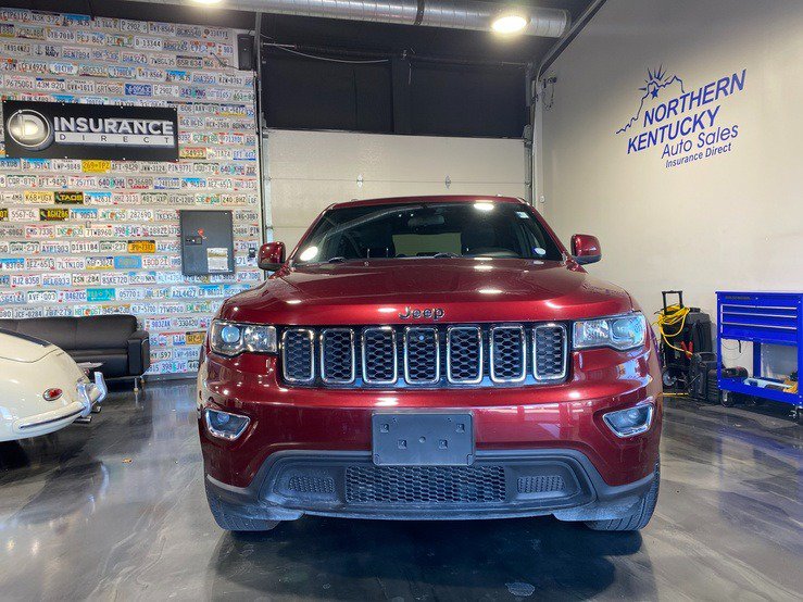 Used 2021 Jeep Grand Cherokee Laredo AWD/4WD image 3