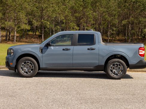 New 2026 Ford Maverick XLT w/ XLT Luxury Package AWD/4WD image 8