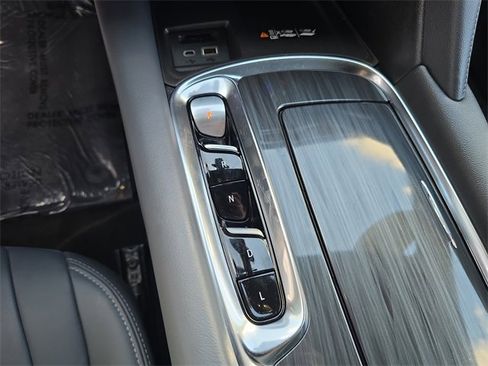 Certified 2023 Buick Enclave Essence image 24