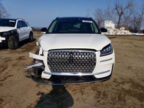 Used 2025 Lincoln Corsair AWD w/ Equipment Group 101A image 2