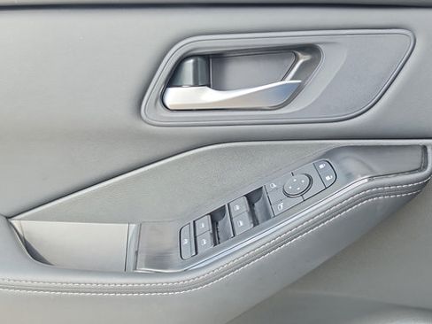Certified 2026 Nissan Rogue SV FWD image 35