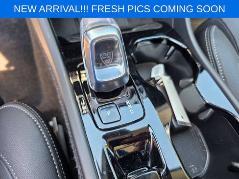 Used 2026 Volvo XC40 B5 Plus AWD/4WD image 11