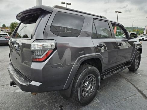 Used 2020 Toyota 4Runner 4WD image 7