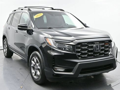 Used 2022 Honda Passport TrailSport image 2