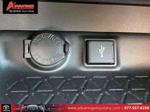 Used 2022 Toyota RAV4 XLE w/ Convenience Package AWD/4WD image 36