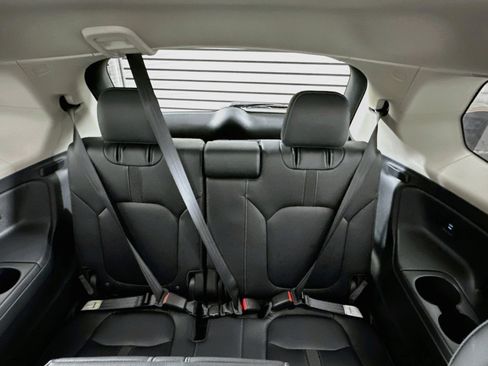 Used 2025 Honda Pilot EX-L image 28