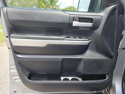 Used 2016 Toyota Tundra SR5 AWD/4WD image 16