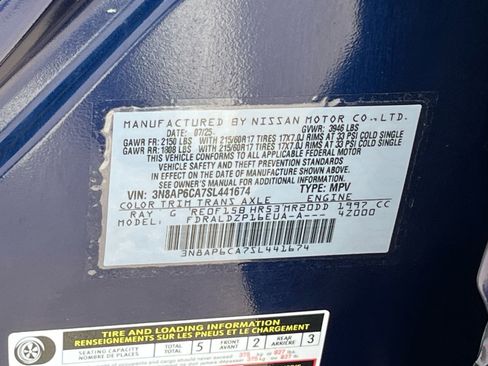 Certified 2025 Nissan Kicks SV image 29