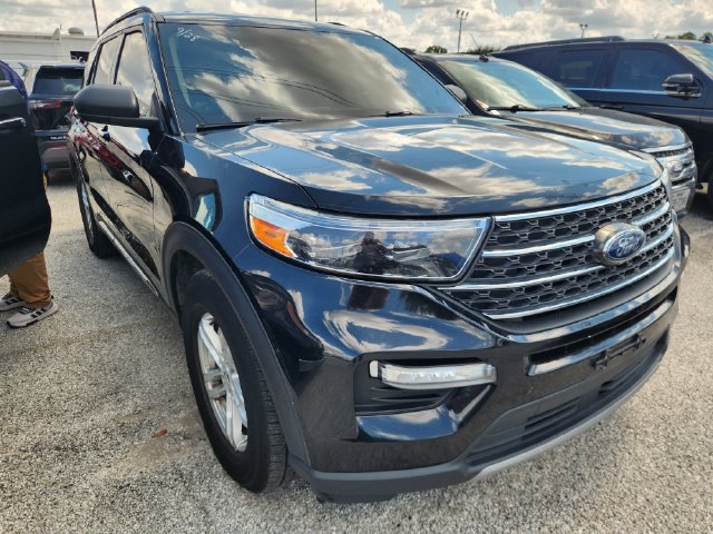 Used 2023 Ford Explorer XLT w/ Equipment Group 202A RWD image 1