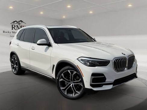 Used 2022 BMW X5 xDrive40i w/ Parking Assistance Package AWD/4WD image 1