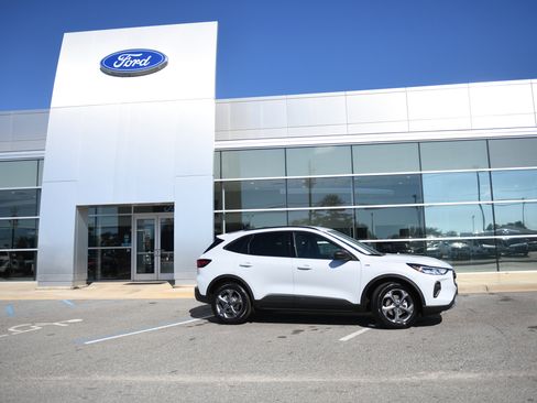 New 2026 Ford Escape ST-Line w/ Tech Pack #1 image 1