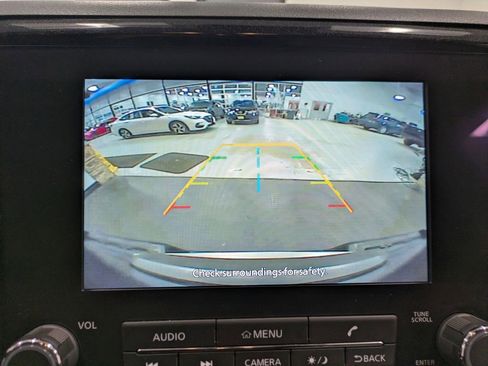 Used 2022 Nissan Frontier SV w/ Technology Package AWD/4WD image 13
