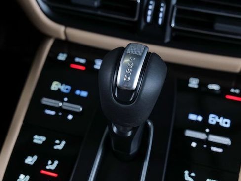 New 2026 Porsche Macan AWD/4WD image 17