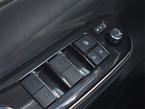 Used 2025 Toyota Crown Limited image 26