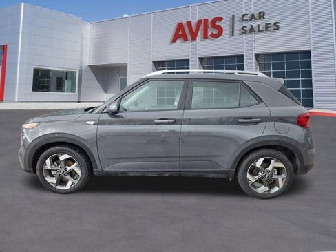 Used 2025 Hyundai Venue SEL FWD image 11