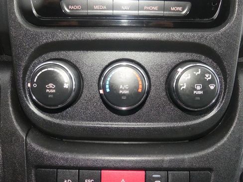 Used 2018 RAM ProMaster 2500 w/ Premium Appearance Group image 33