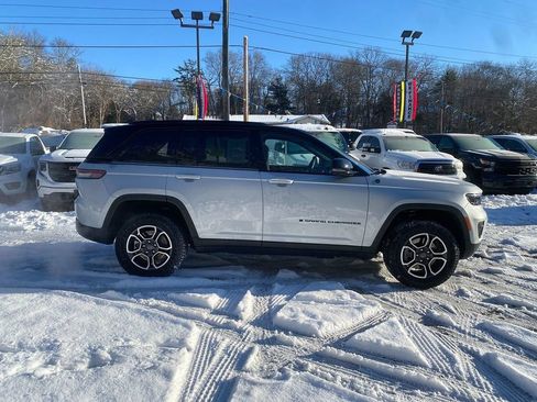Used 2023 Jeep Grand Cherokee Trailhawk AWD/4WD image 4