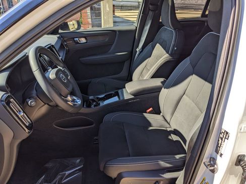 Certified 2023 Volvo XC40 Recharge Ultimate AWD/4WD image 11