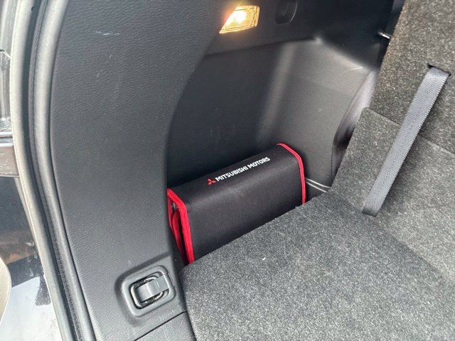Used 2025 Mitsubishi Outlander SE FWD image 61