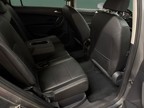 Used 2019 Volkswagen Tiguan SEL AWD/4WD image 14