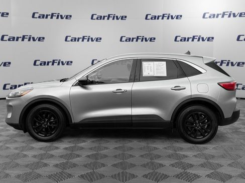 Used 2022 Ford Escape SE FWD image 2