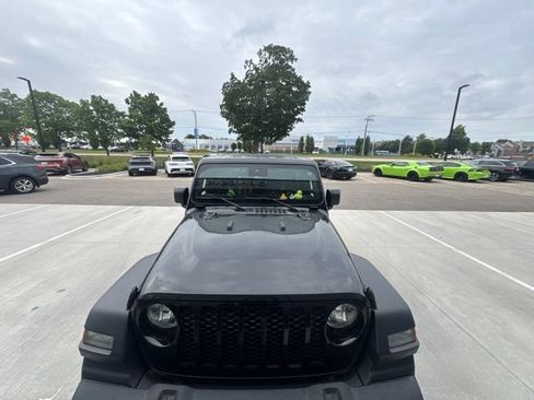 Used 2024 Jeep Wrangler Sport AWD/4WD image 2