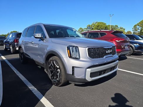 Used 2024 Kia Telluride EX image 1