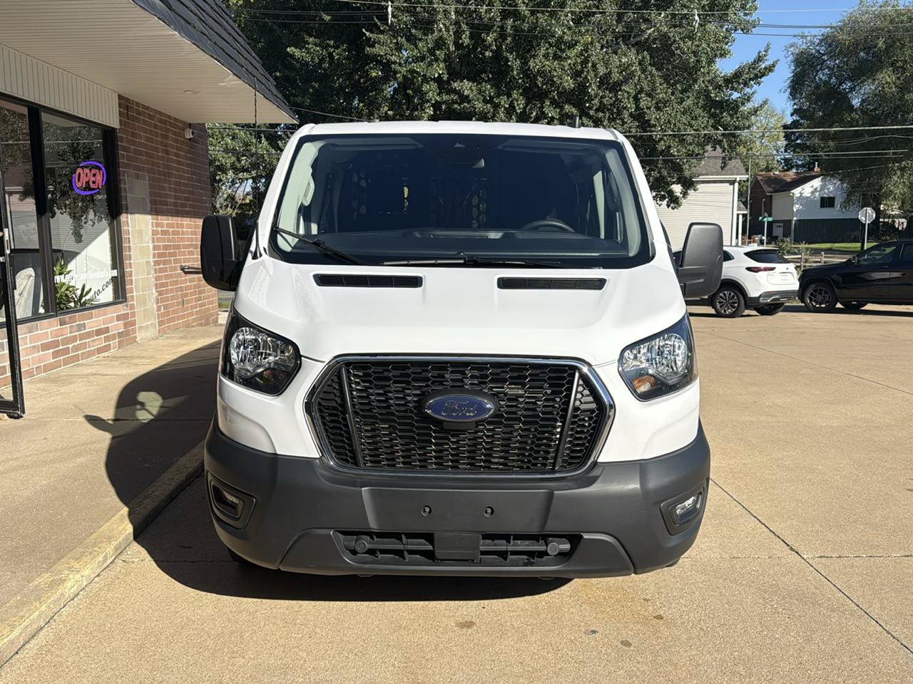 Used 2025 Ford Transit 250 Low Roof w/ Exterior Upgrade Package RWD image 23