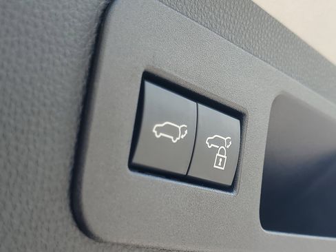 Used 2023 Lexus LX 600 4WD w/ Ultra Luxury Package image 10