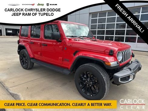 Used 2025 Jeep Wrangler Sahara image 3