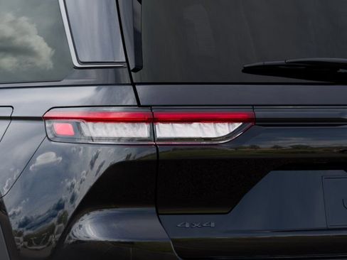 New 2026 Jeep Grand Cherokee Altitude AWD/4WD image 10